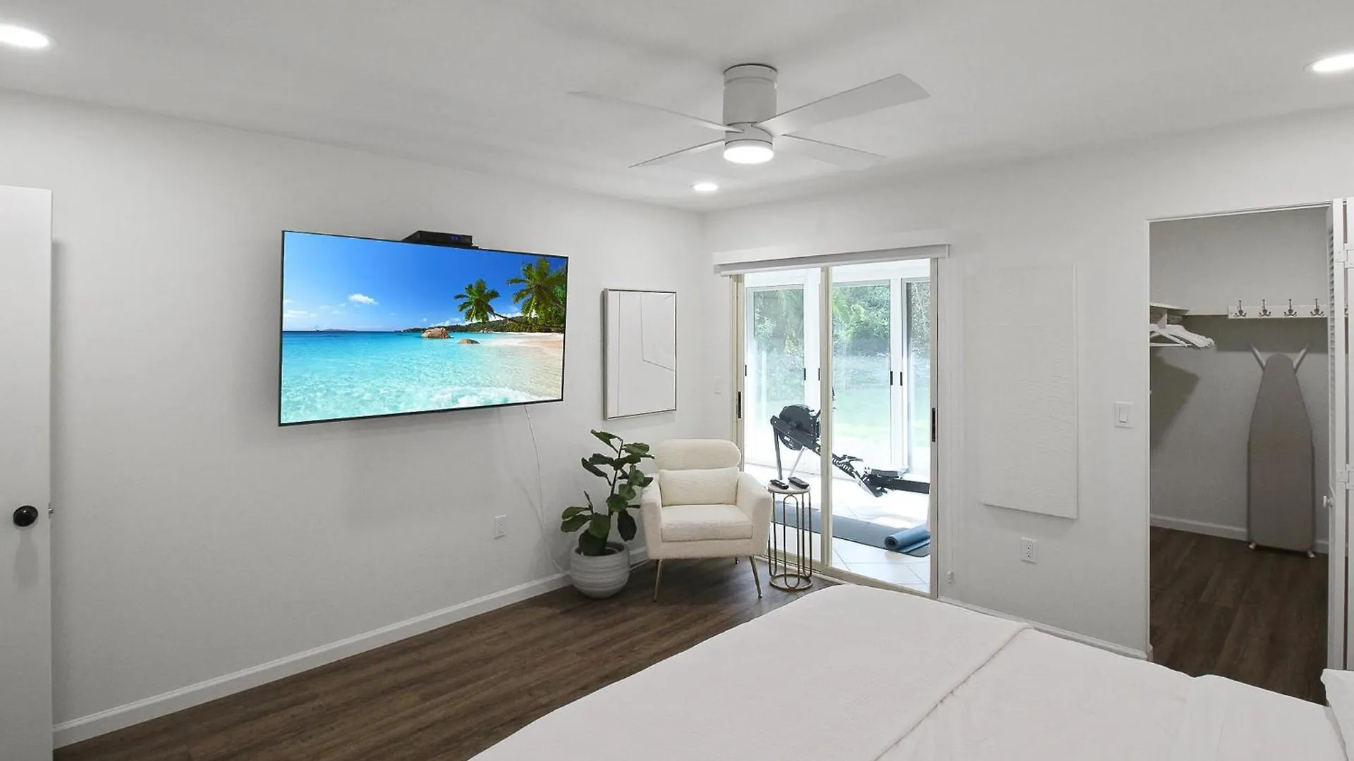 Chic 3 Bedroom Home Near Beach Sienablue Bradenton Holiday home