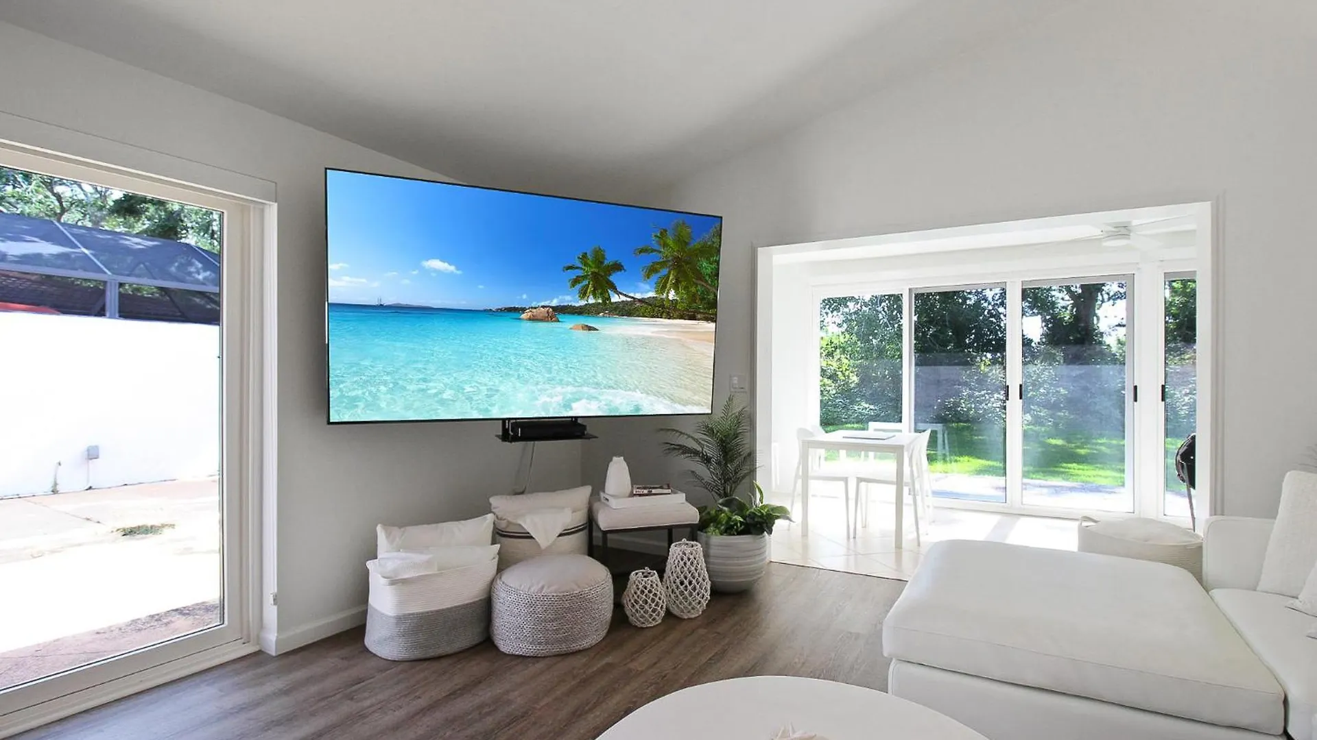 Chic 3 Bedroom Home Near Beach Sienablue Bradenton United States